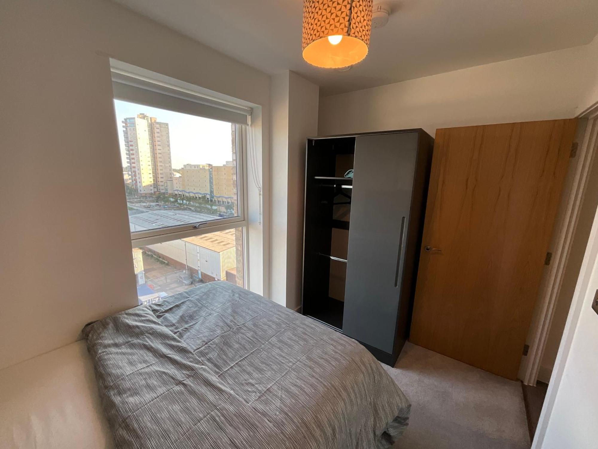 Deluxe Double Bed In Shared Apt Near Canary Wharf, City Airport & O2 Arena With Thames View Лондон Екстер'єр фото