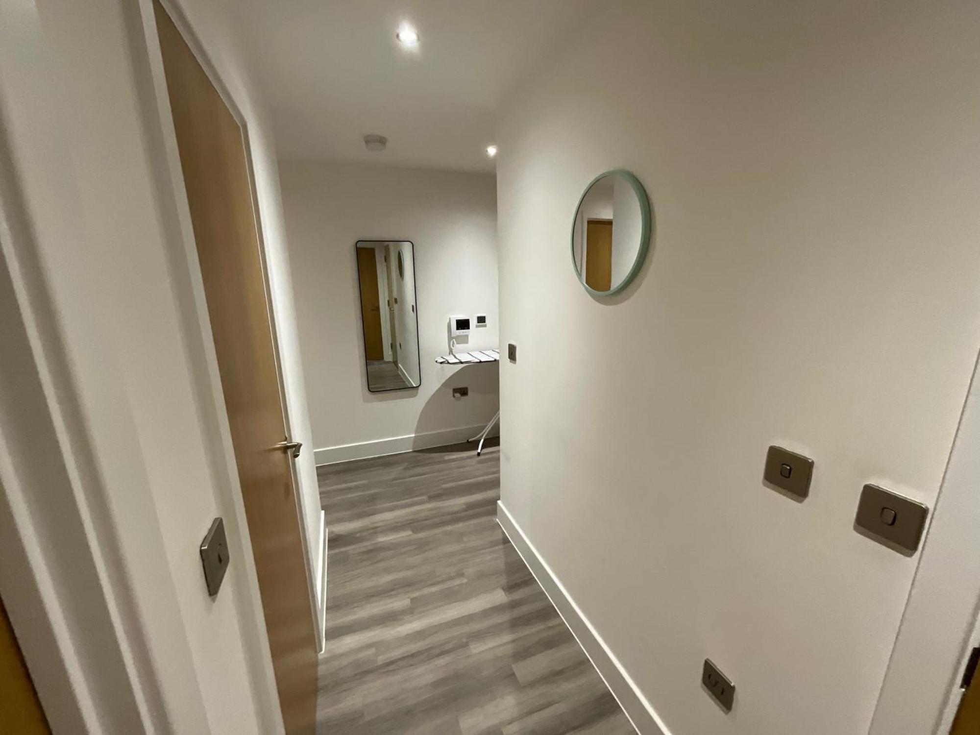 Deluxe Double Bed In Shared Apt Near Canary Wharf, City Airport & O2 Arena With Thames View Лондон Екстер'єр фото