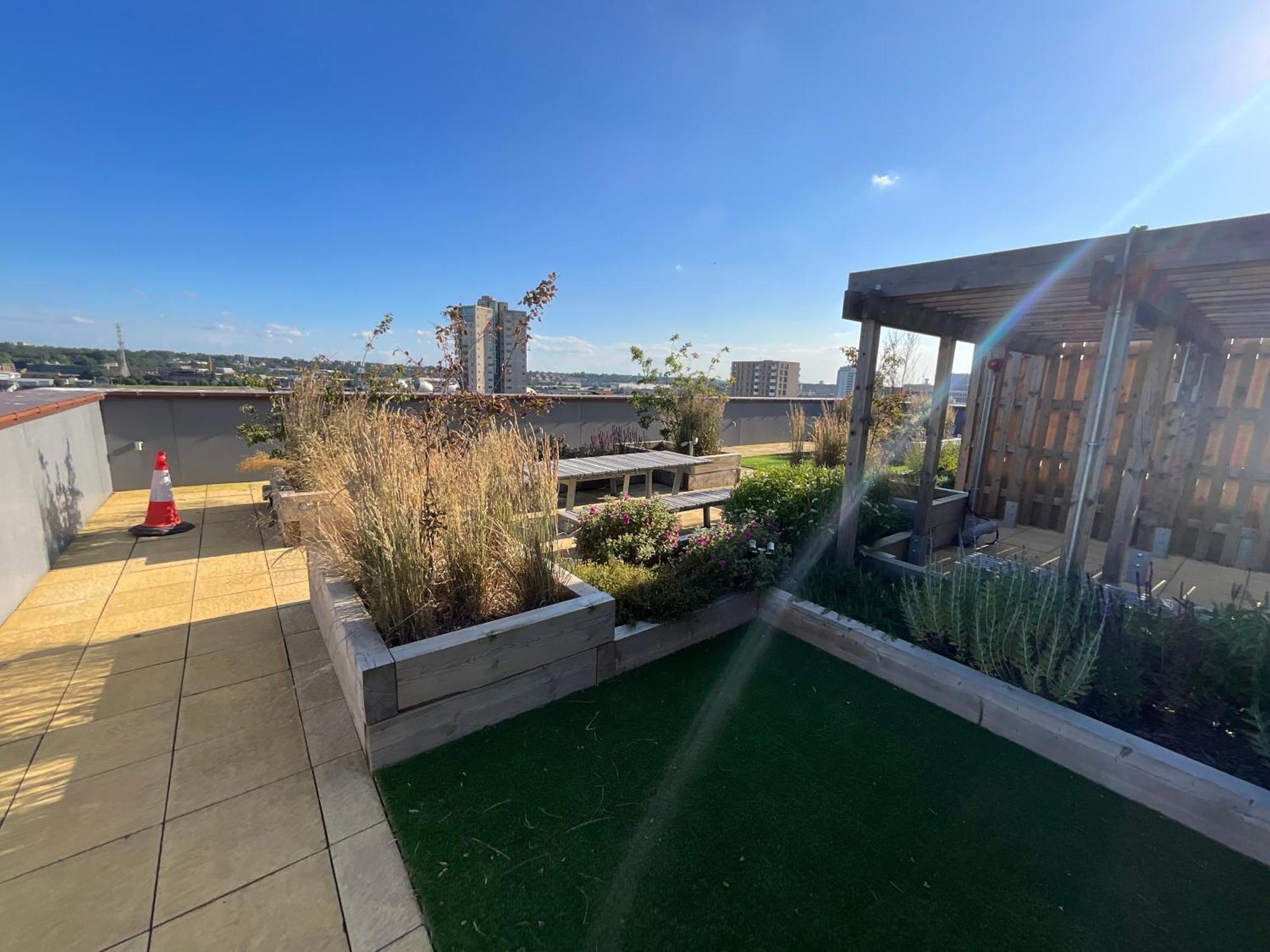 Deluxe Double Bed In Shared Apt Near Canary Wharf, City Airport & O2 Arena With Thames View Лондон Екстер'єр фото