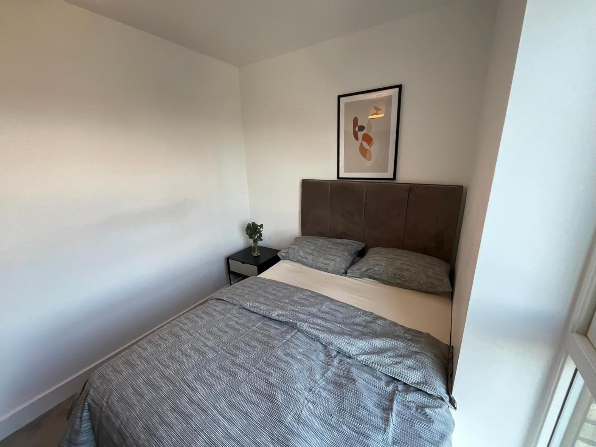 Deluxe Double Bed In Shared Apt Near Canary Wharf, City Airport & O2 Arena With Thames View Лондон Екстер'єр фото