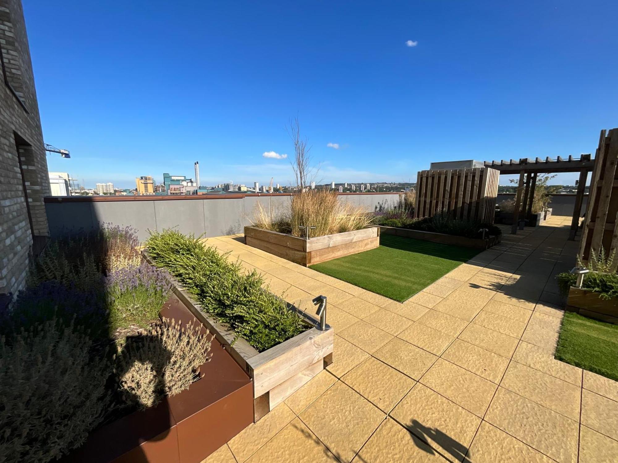 Deluxe Double Bed In Shared Apt Near Canary Wharf, City Airport & O2 Arena With Thames View Лондон Екстер'єр фото