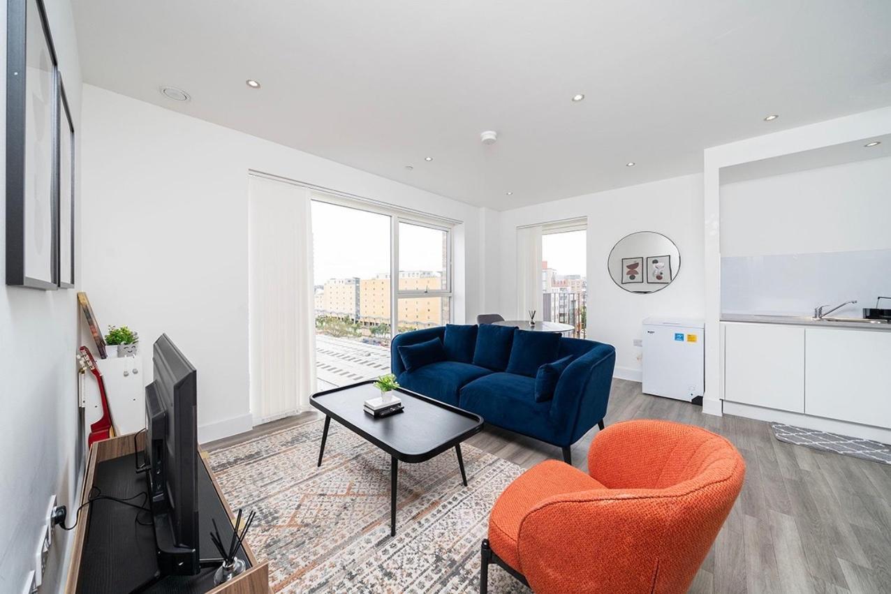 Deluxe Double Bed In Shared Apt Near Canary Wharf, City Airport & O2 Arena With Thames View Лондон Екстер'єр фото