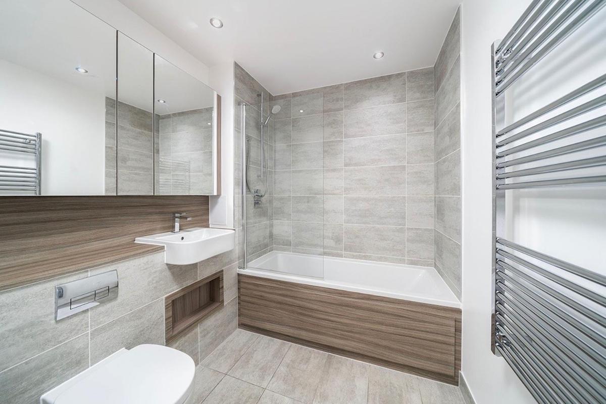 Deluxe Double Bed In Shared Apt Near Canary Wharf, City Airport & O2 Arena With Thames View Лондон Екстер'єр фото